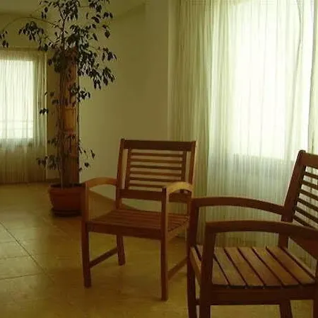 Residencia Nicolau Hotel *